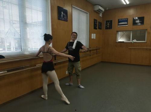 成人如何学好溜冰视频,成人轻松掌握溜冰技巧